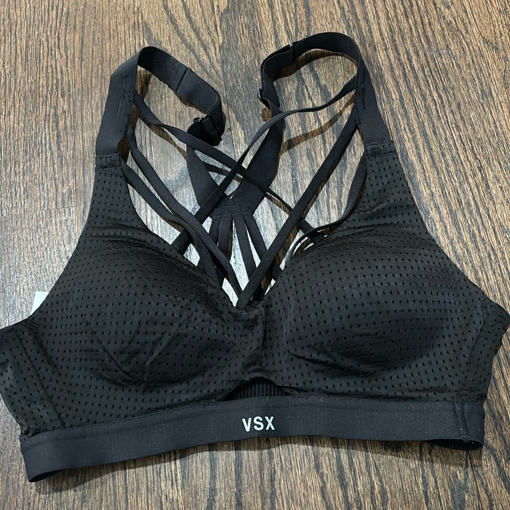 ⭐️2/$10 - VSX black sports bra
